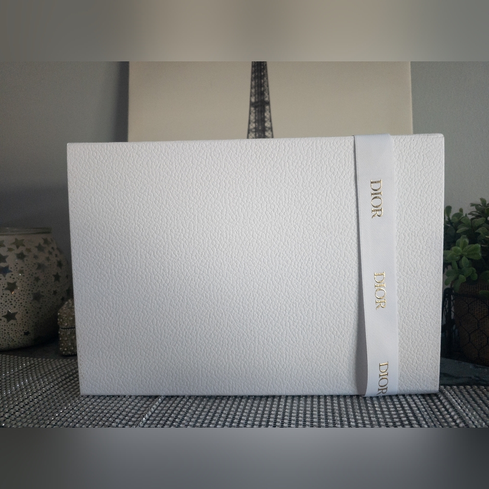 Dior Box, Tissue And Ribbon - Picture 2 of 6